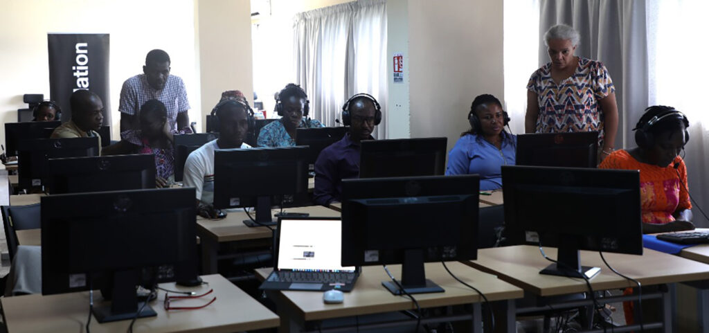 04 au 21/11/2023, Formation des formateurs du Centre Marguerite Té Bonlé sur l’Autisme au sein de la salle CNDI du Centre e-santé de l’INSP